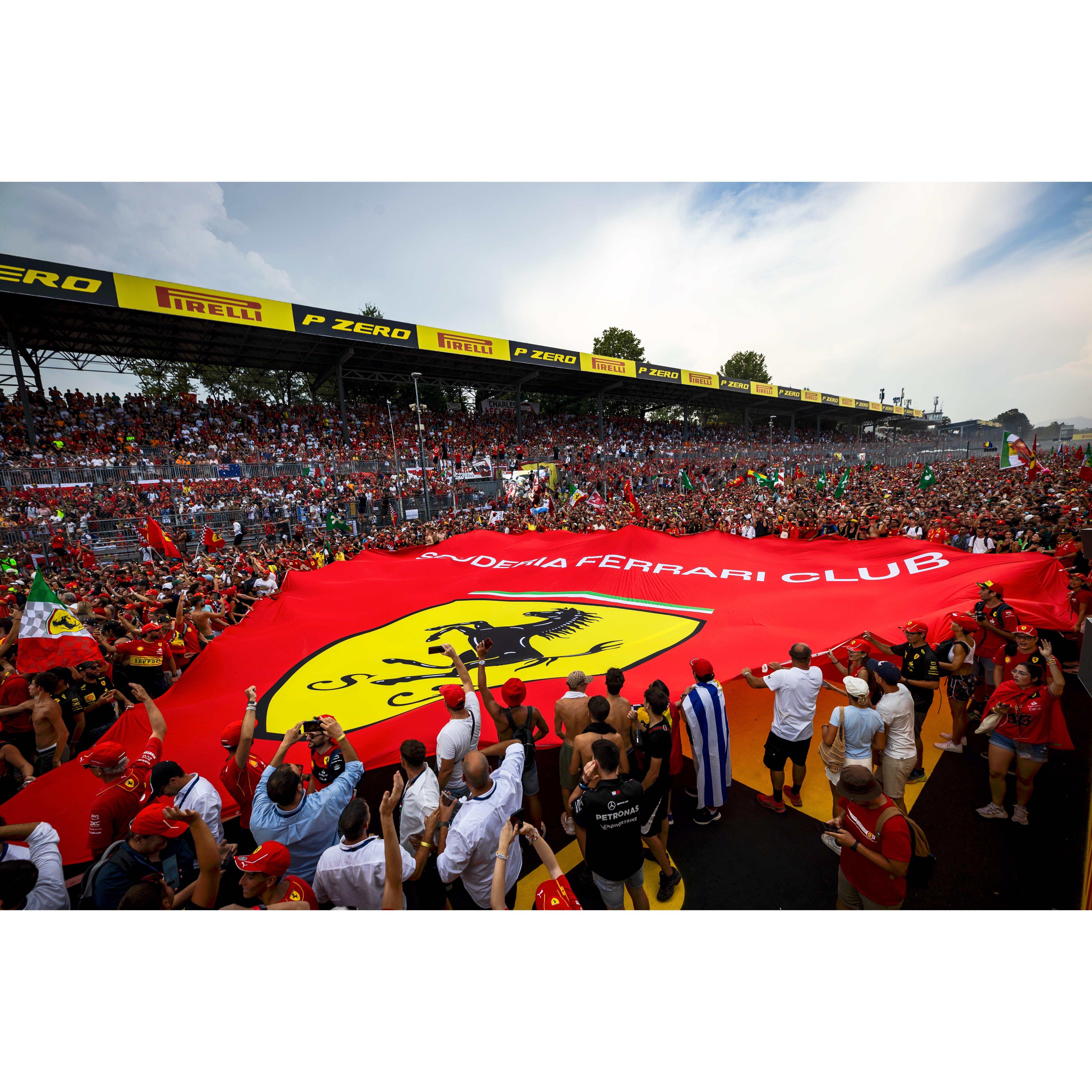 红牛车队翻盘法拉利，拉塞尔统治全场